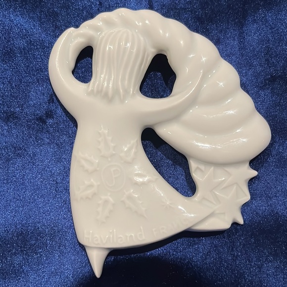 1977 Haviland Christmas ornament France "Bountiful Angel" Discontinued - Picture 2 of 12